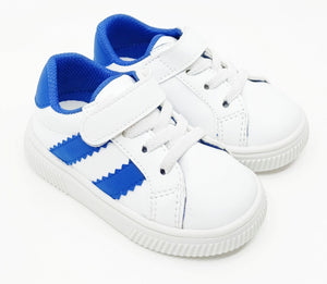 Baby shoes blue
